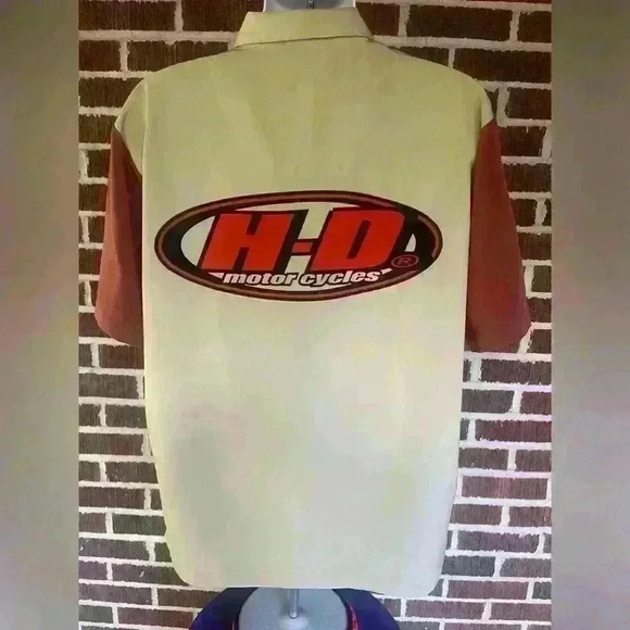 Harley Davidson - H-D Motorcycles Button-Up Shirt. - Picture 2 of 4
